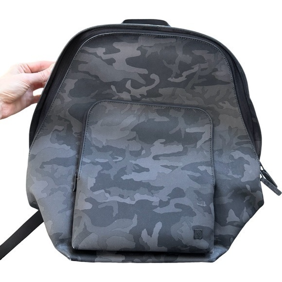Lululemon backpack camo - Picture 1 of 4